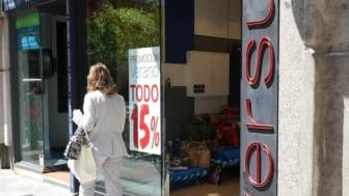Los accesorios personales y del hogar son los que más se resienten del descenso de las ventas