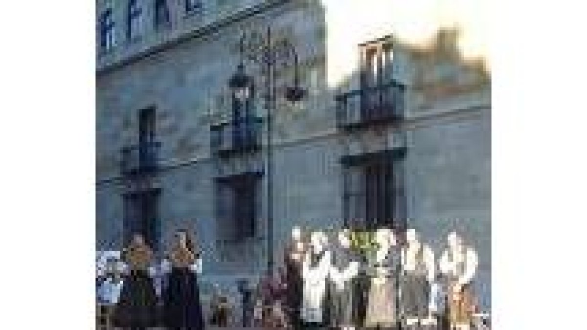 La actuación de Liébana, Marentes y Arce convocó numeroso público en Botines