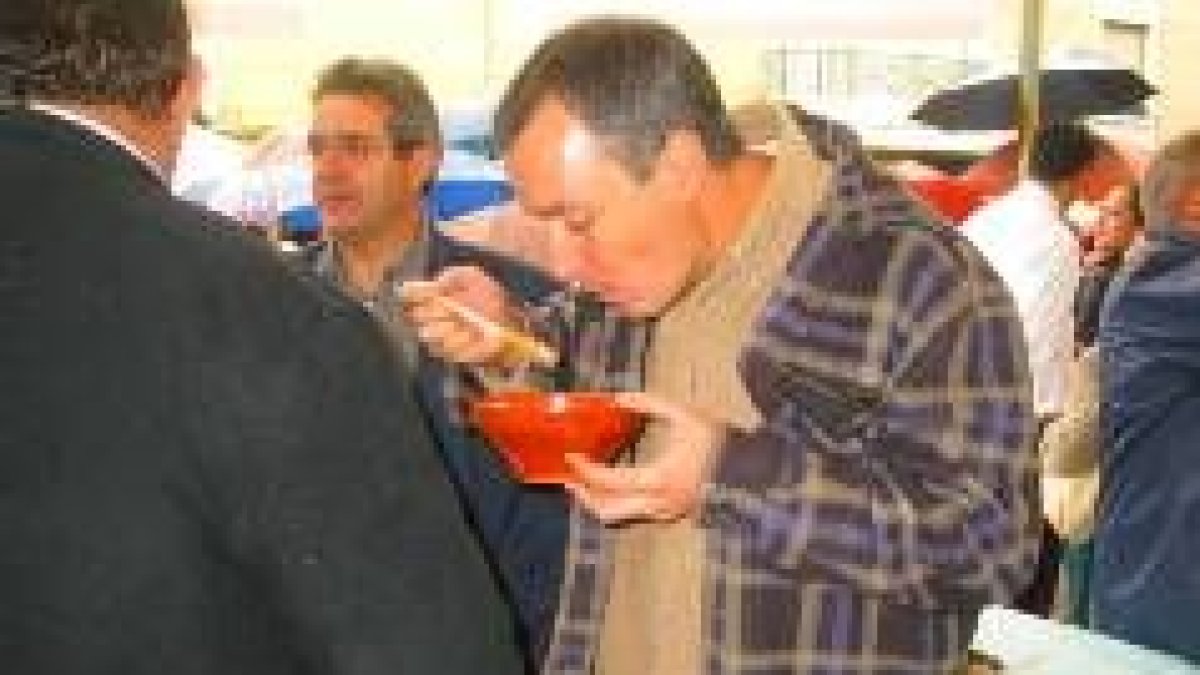 El presidente de la promotora pro IGP visitó La Bañeza por la alubiada celebrada hace algunas fechas