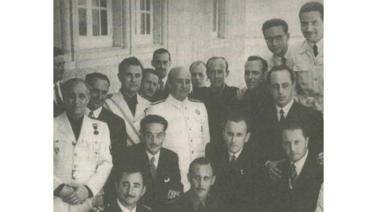 Franco inaugura Compostilla en el Bierzo en 1949.