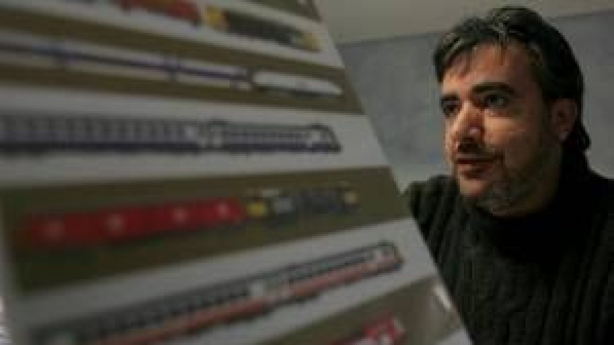 Juan Conde Guzón en la oficina de la sociedad