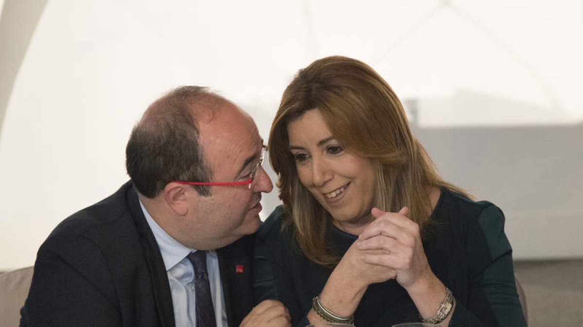 Iceta y Susana Díaz, en el acto de ayer en Barcelona. MARTA PÉREZ