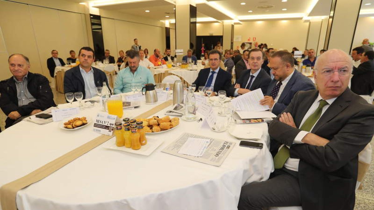 El foro del Ces y El Mundo ofreció alternativas de mejora en la agricultura y la ganadería. L. DE LA MATA