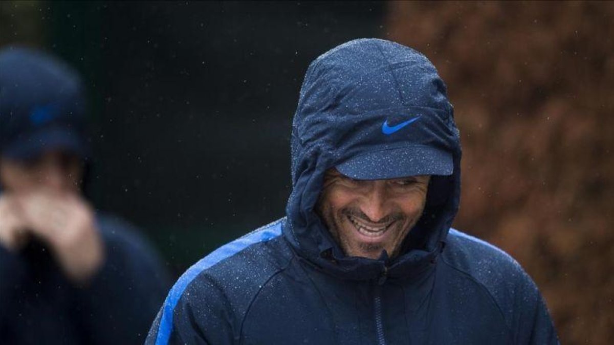 Luis Enrique, en el entrenamiento del Barça previo a la vuelta copera con la Real en el Camp Nou.