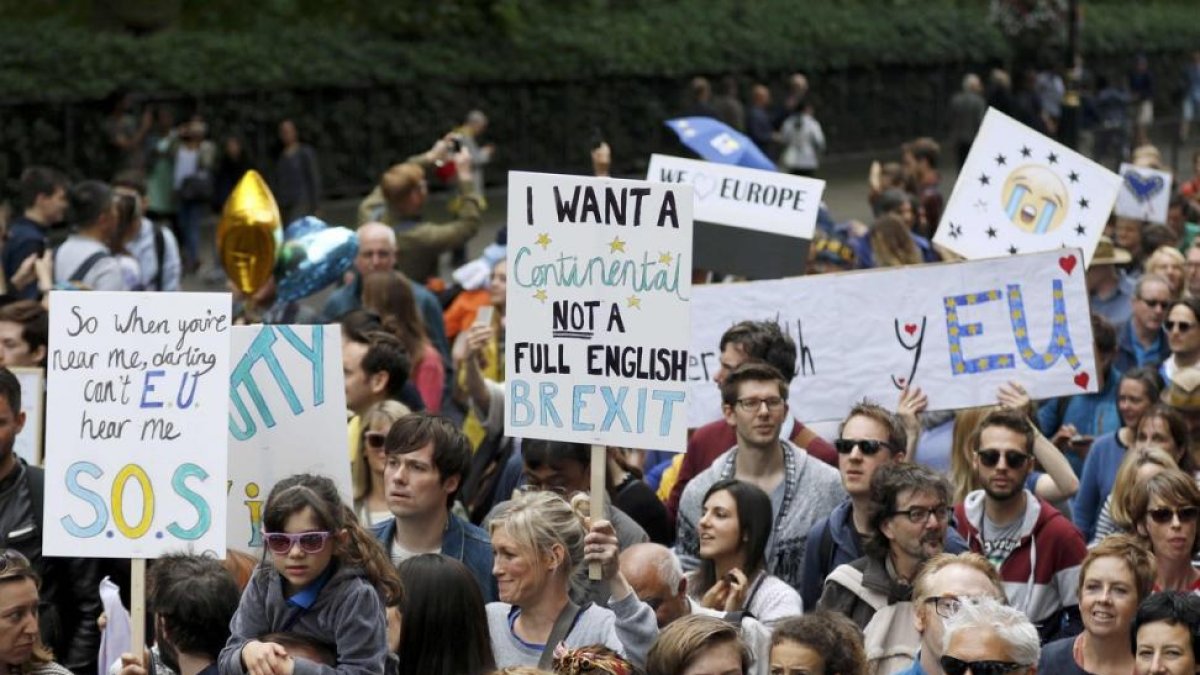 Miles de personas en la 'Marcha por Europa' en contra de la salida de Gran Bretaña de la UE.