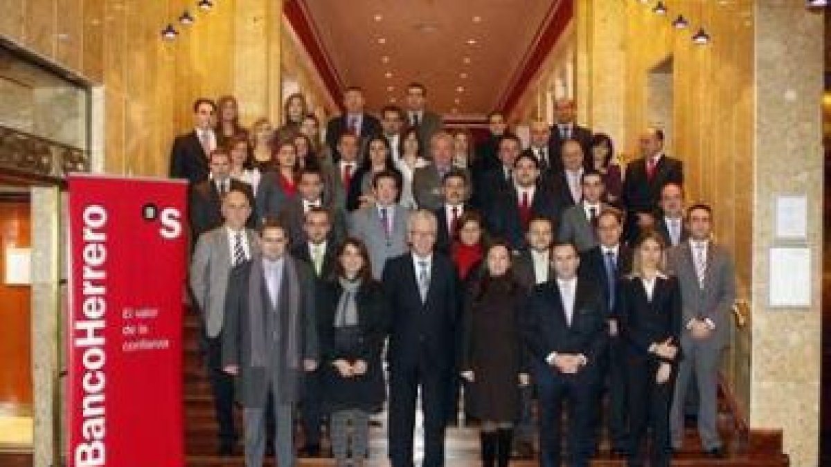 La sucursal de la avenida de Quevedo del Banco Herrero recibió el premio.