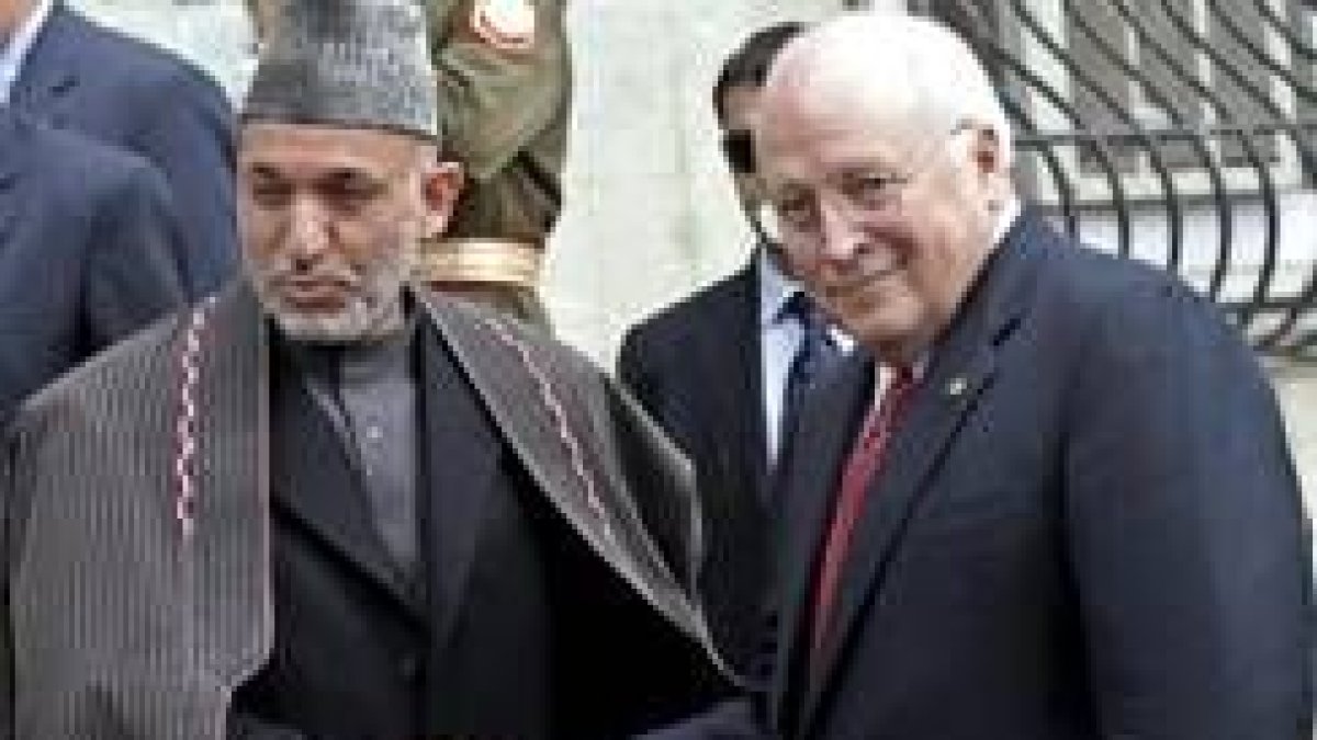 Cheney se reunió con Karzay en Kabul tras el ataque