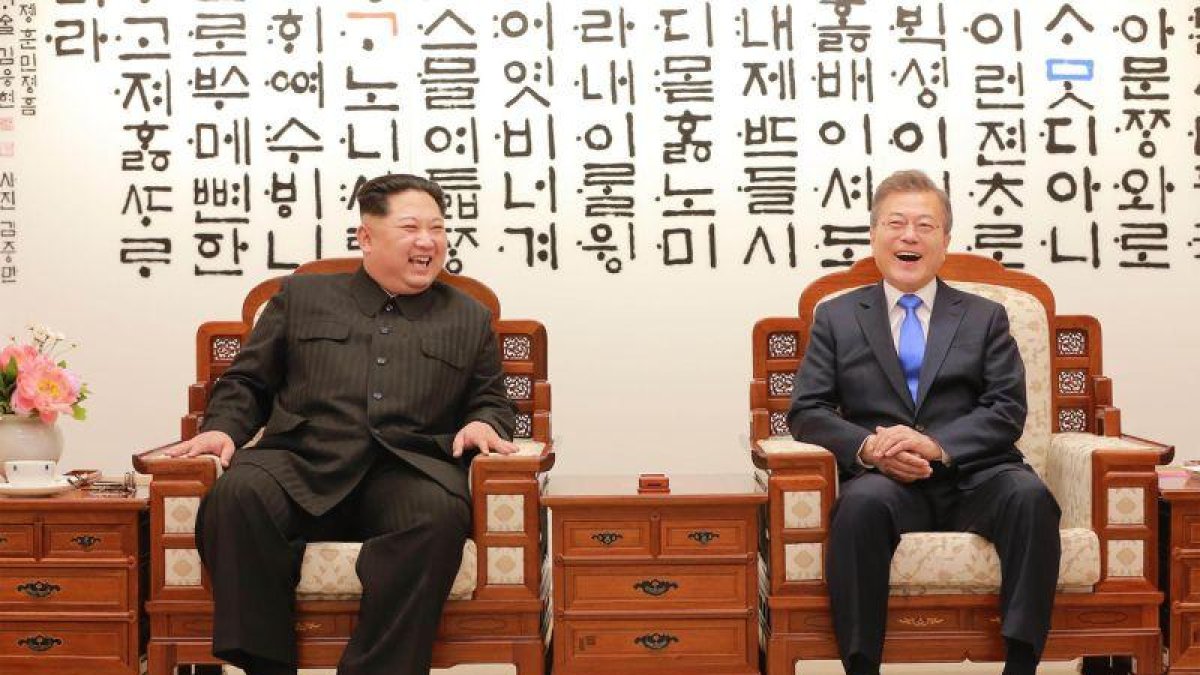 Kim Jong Un y Moon Jae-in, pactan el final de las tensiones armamentísticas entre las dos coreas.