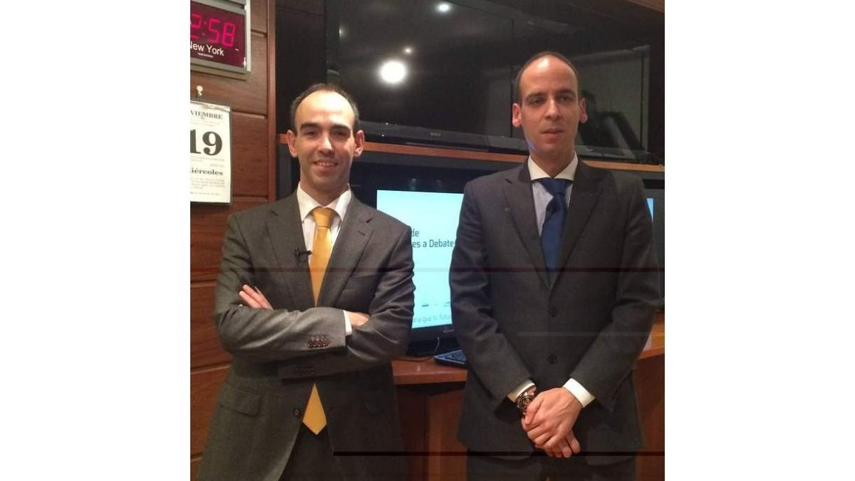 Los expertos participantes en el debate.