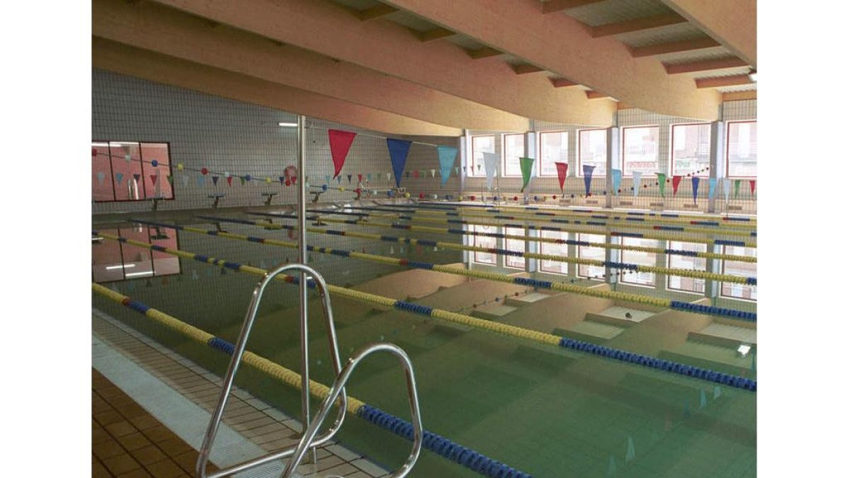 Imagen de archivo de las piscinas cubiertas del campus. BARREDO