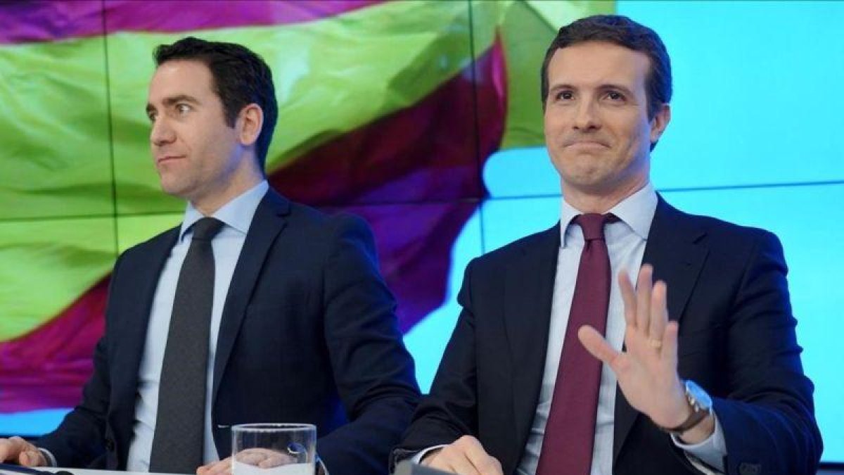 Teodoro García Egea y Pablo Casado, en la junta directiva nacional de esta mañana en Génova.