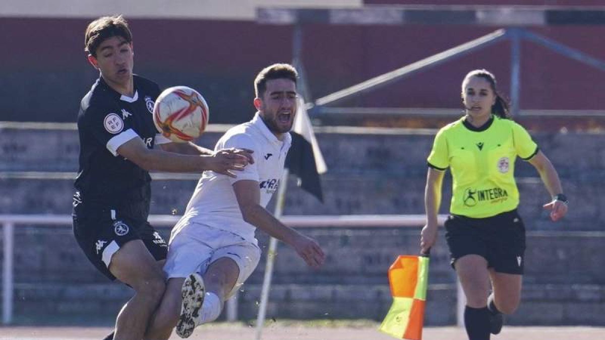 El filial culturalista cedió un empate frente al Ribert a domicilio. MANU LAYA/LA GACETA DE SALAMANCA