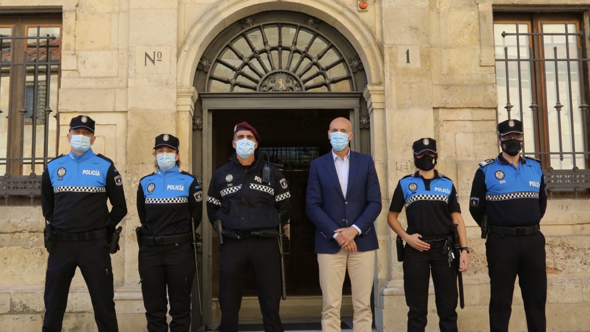 Imagen de la presentación de la uniformidad, esta mañana. DL