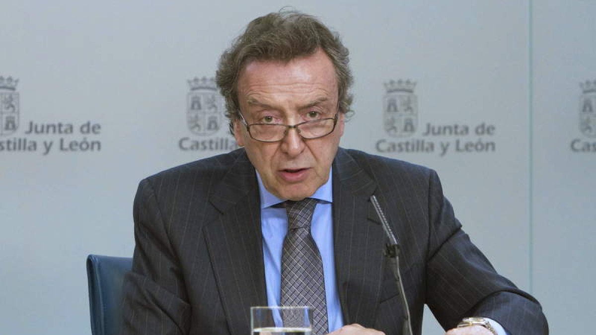 De Santiago-Juárez, ayer, en la rueda de prensa.