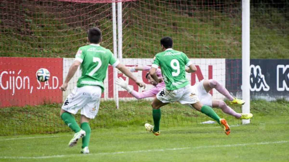 El Astorga, pese a adelantarse por dos goles en el marcador, terminó empatando un partido que tenía ganado.
