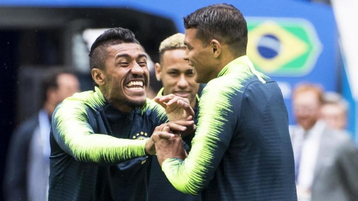 Paulinho y Thiago Silva en un entrenamiento