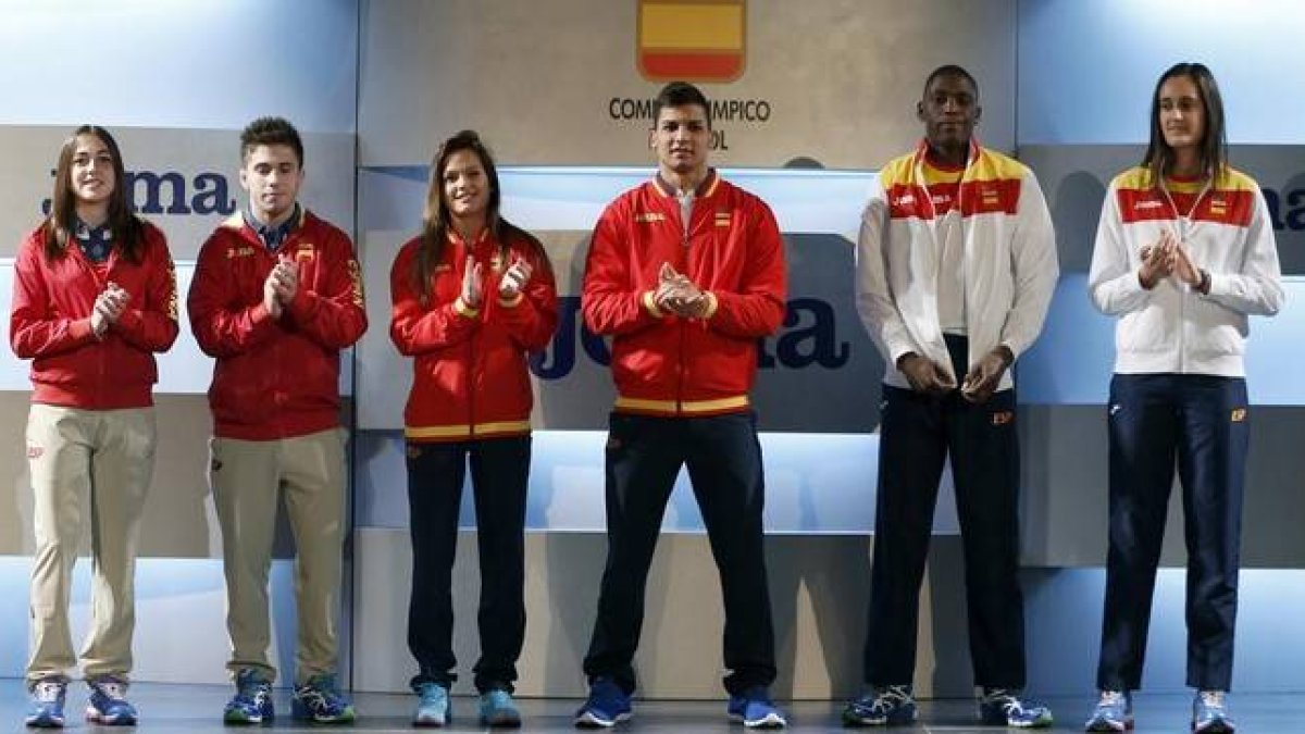 Presentación de los nuevos uniformes, este martes en la sede del COE en Madrid.