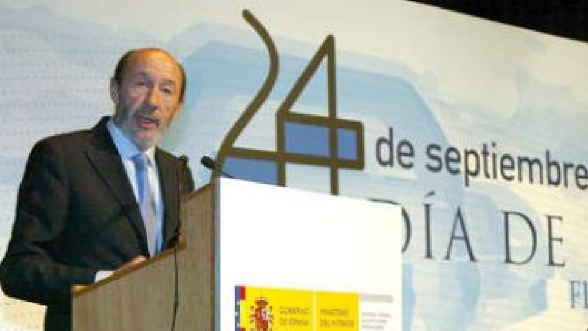 El ministro Alfredo Pérez Rubalcaba en su intervención.