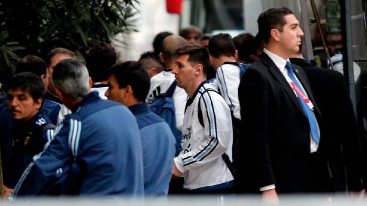 Leo Messi, a su llegada al hotel de concentración de Argentina, el pasado miércoles, en Santiago (Chile) donde disputará contra Chile la final de la Copa América.