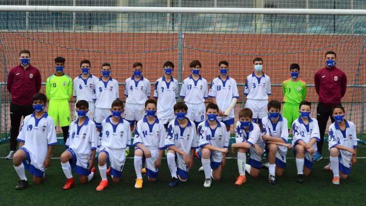 Formación del equipo de la Peña B que milita en el grupo 4 de la categoría cadete provincial. DL