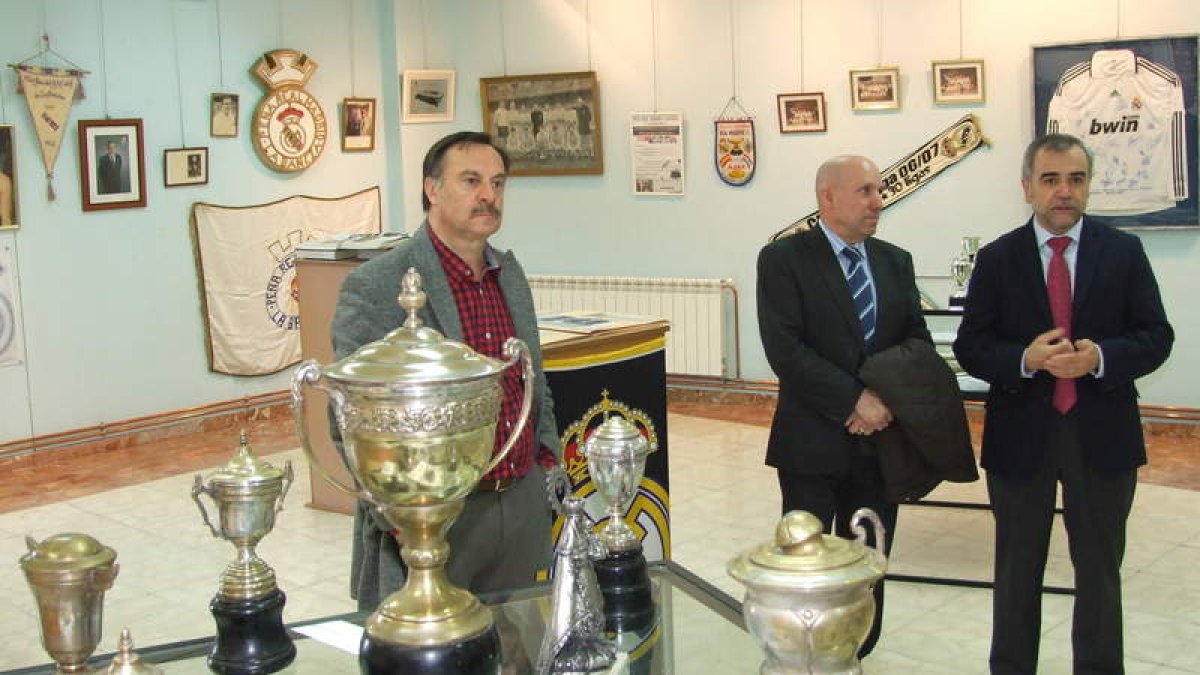 Montiel, Nieto y Palazuelo, ayer en la inauguración.