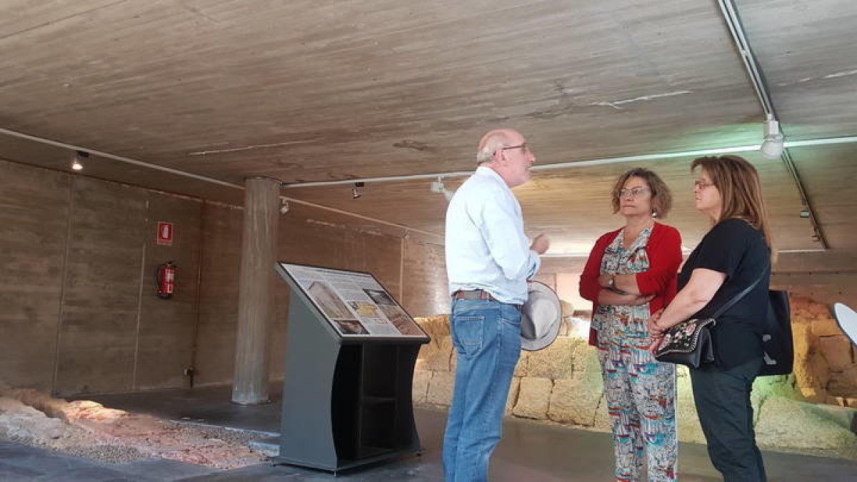 Visitas guiadas al patrimonio romano de León. DL