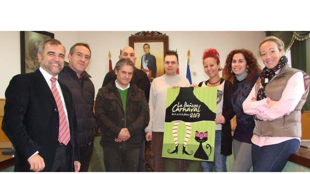 El jurado, entre el alcalde, José Miguel Palazuelo, y la concejala Ana Gemma Quesada.