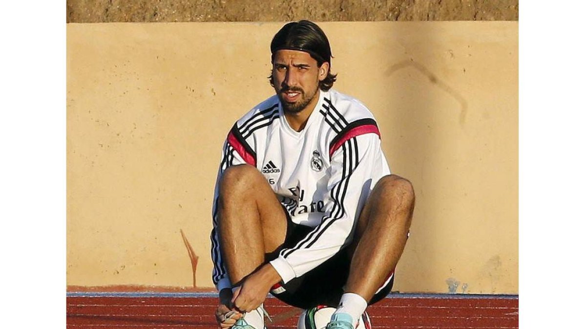 Khedira no participó ayer en el entrenamiento del Madrid