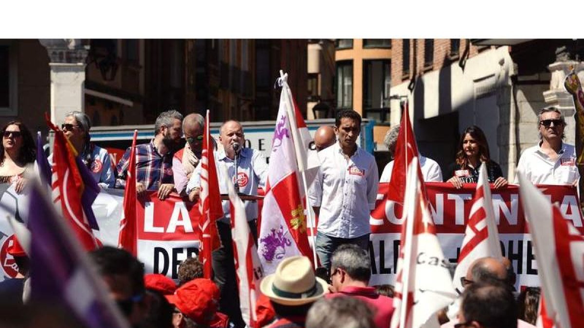 Los secretarios regionales de UGT y CC OO, Temprano y Andrés. NACHO GALLEGO