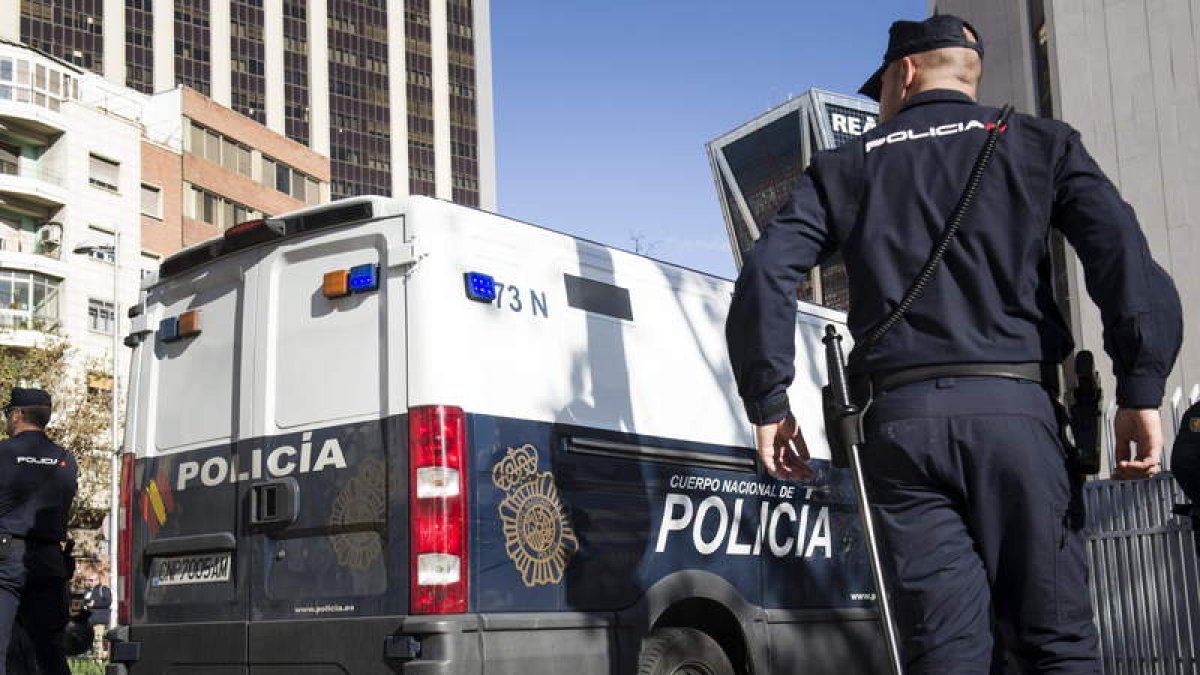 Las pesquisas de la policía dieron ayer sus frutos con 34 arrestos.