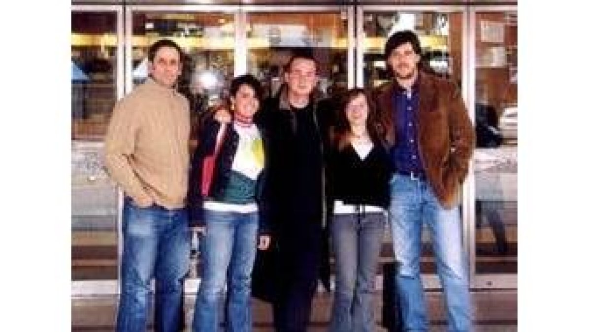 Imagen de los cinco artistas