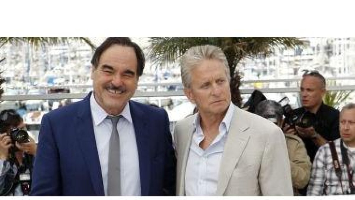 Michael Douglas y Oliver Stone esta mañana en Cannes.