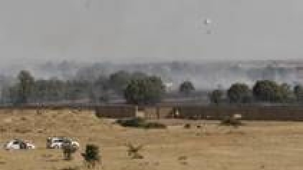 La columna de humo fue visible desde la capital leonesa