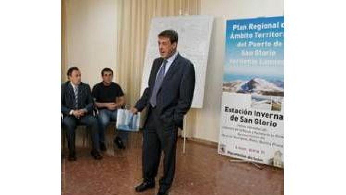 García-Prieto explicó el plan regional para San Glorio