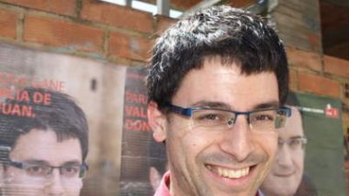 Jorge Mateos es el candidato del Partido Socialista.