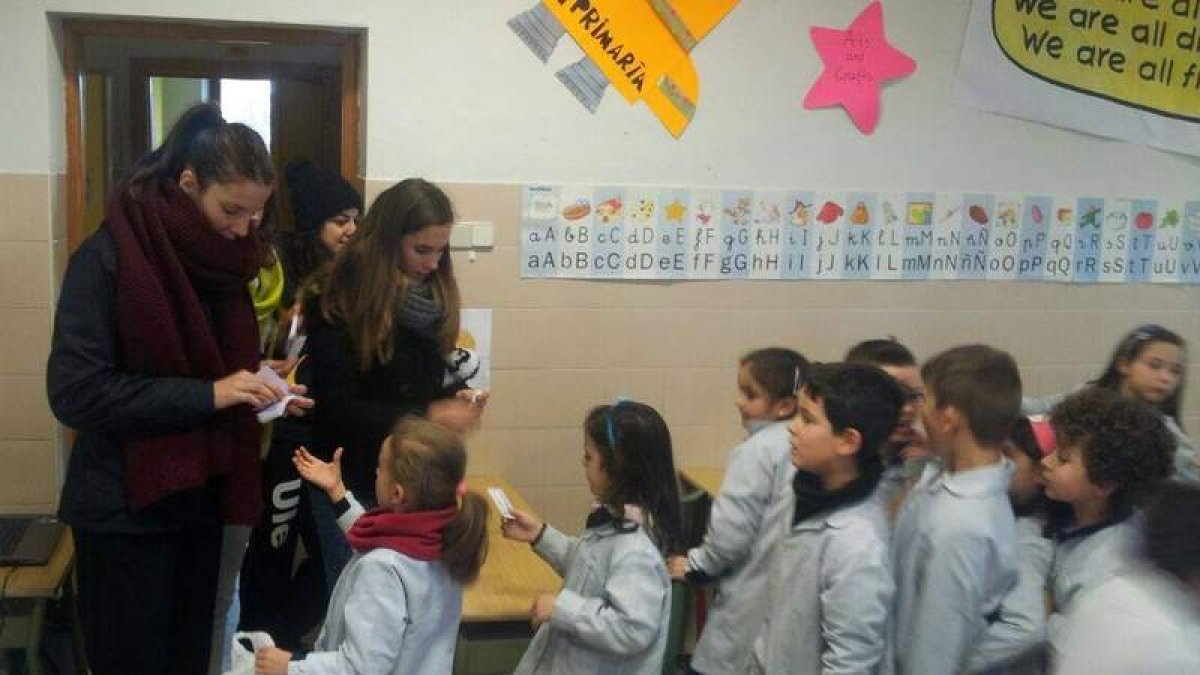 Varias jugadoras del Cleba, entre ellas la internacional Cristina, ayer en La Asunción.