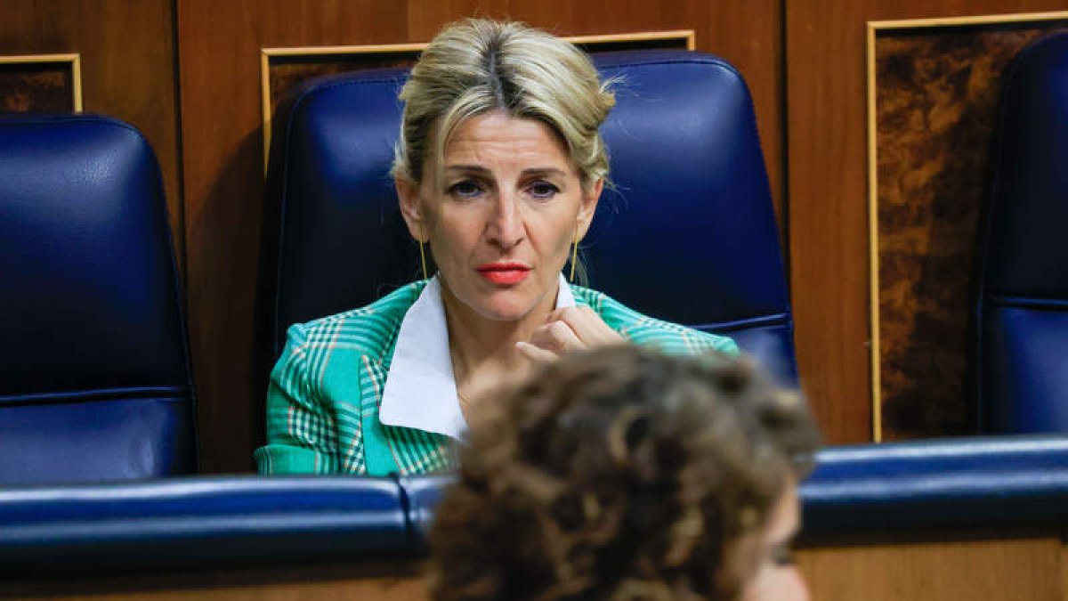 Yolanda Díaz, durante el pleno celebrado ayer en el Congreso. ZIPI ARAGÓN