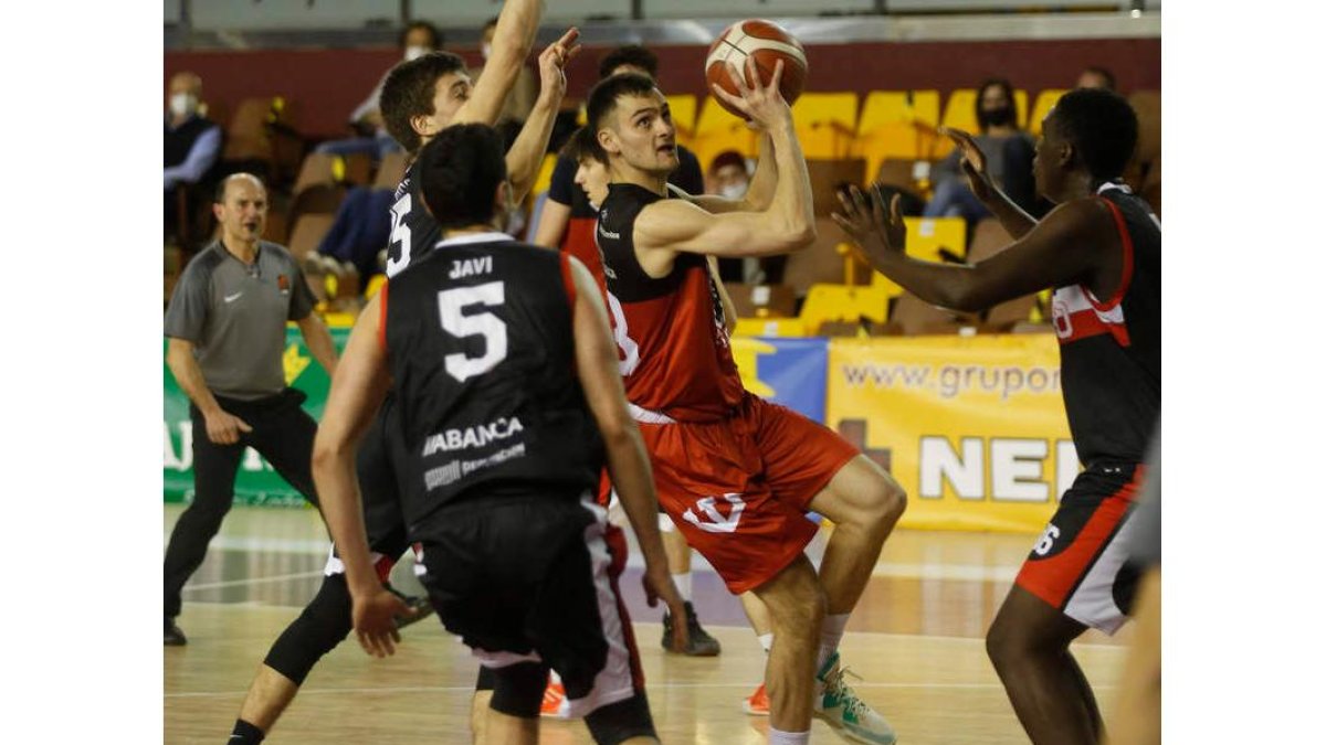 ULE Basket León suma y sigue. FERNANDO OTERO
