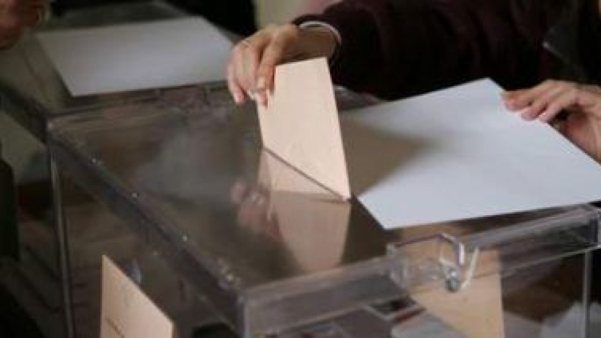 Un total de 411.482 personas están convocadas a las municipales y 465.661 a las autonómicas.