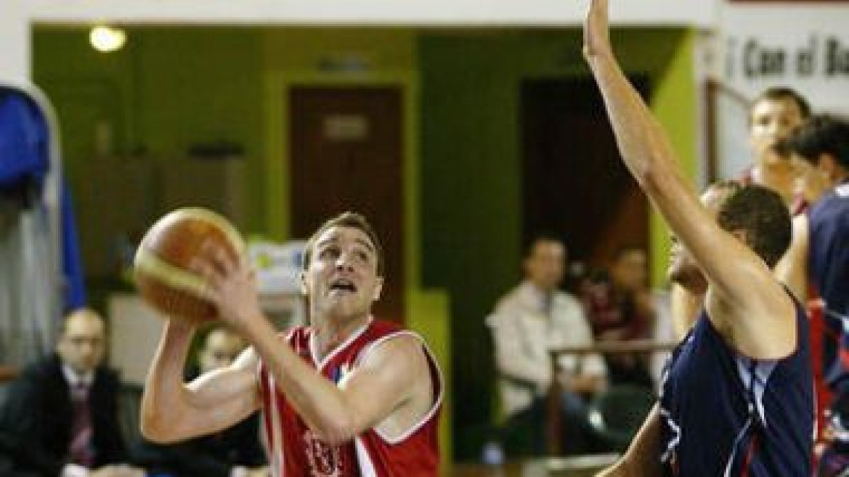 Ryan Humphrey se mostró espectacular en varias acciones del juego frente a La Palma.