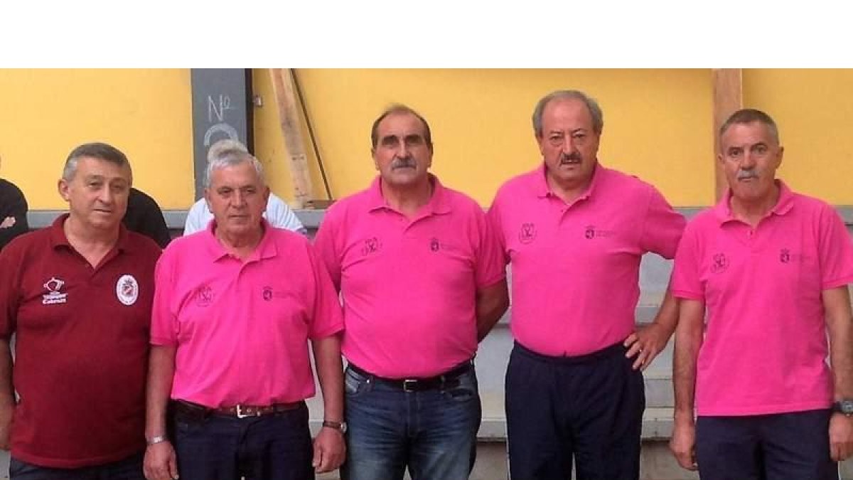 El Crucero se impuso en el doble envite de la primera jornada.