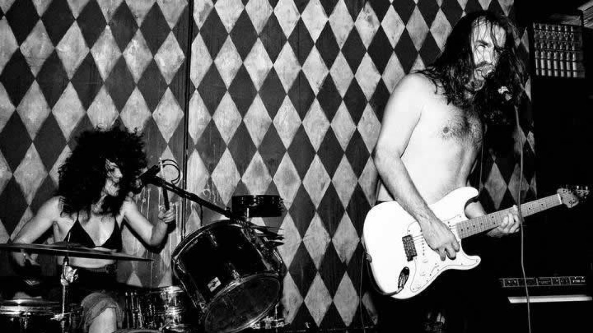 Imagen del dúo de NUeva York The Naked Heroes, uno de los tres grupos que actúan hoy en el Festival Territorio Lunar.