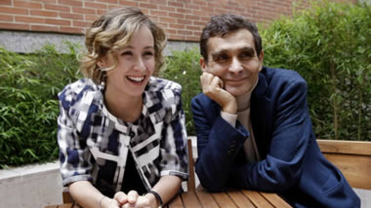 El diseñador español Adolfo Domínguez, junto a su hija Tiziana.