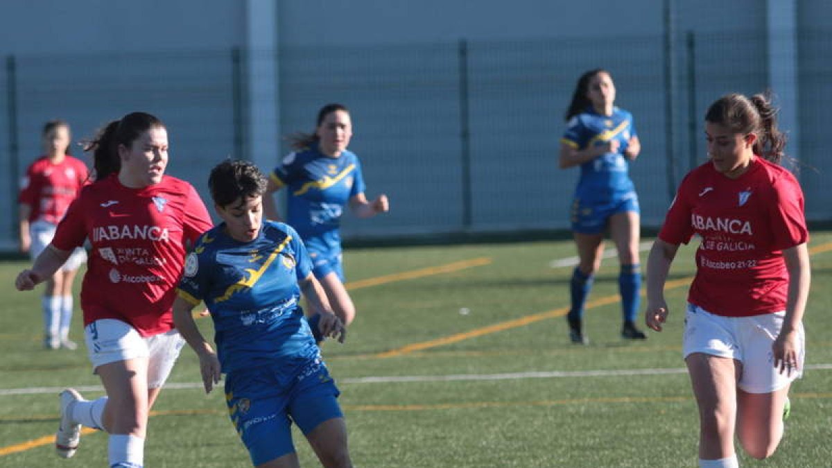 Las leonesas solventaron con victoria su partido. FERMÍN GRANDA