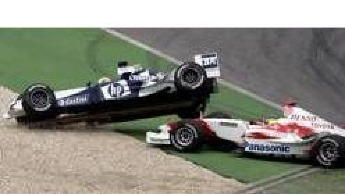 Da Matta y Ralf Schumacher acabaron la prueba en la primera curva