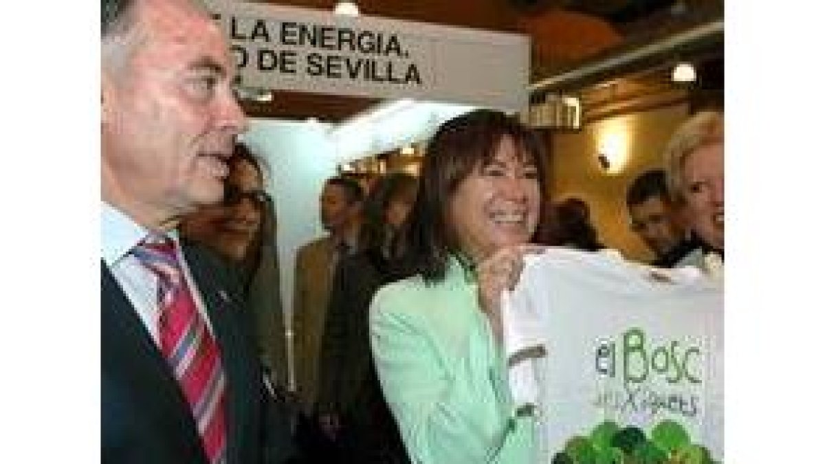 Heliodoro Gallego, junto a Cristina Narbona, ayer en Gijón