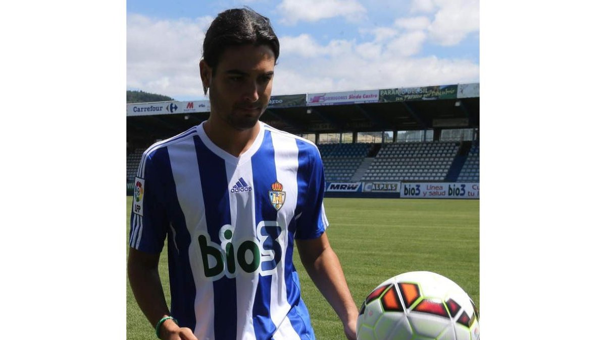 Andy vio ante el Somozas la quinta tarjeta amarilla y no estará en Vigo. L. DE LA MATA