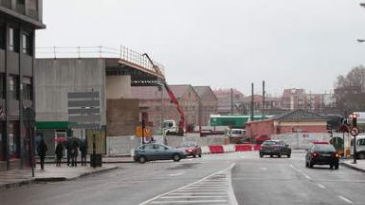 Sólo queda por tirar un edificio para visualizar la prolongación de Ordoño II.