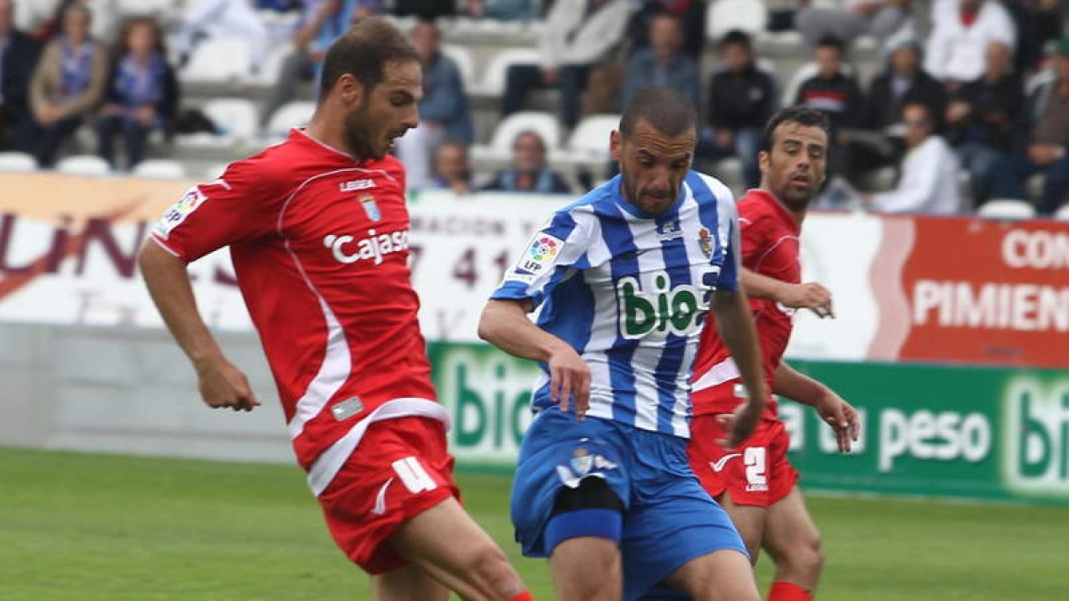 Un año y medio después de su última visita, el Xerez regresa hoy al Toralín.