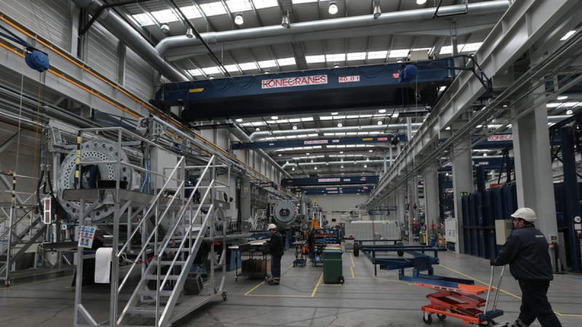 La fabricación de bienes de equipo sigue tirando del comercio exterior leonés. RAMIRO